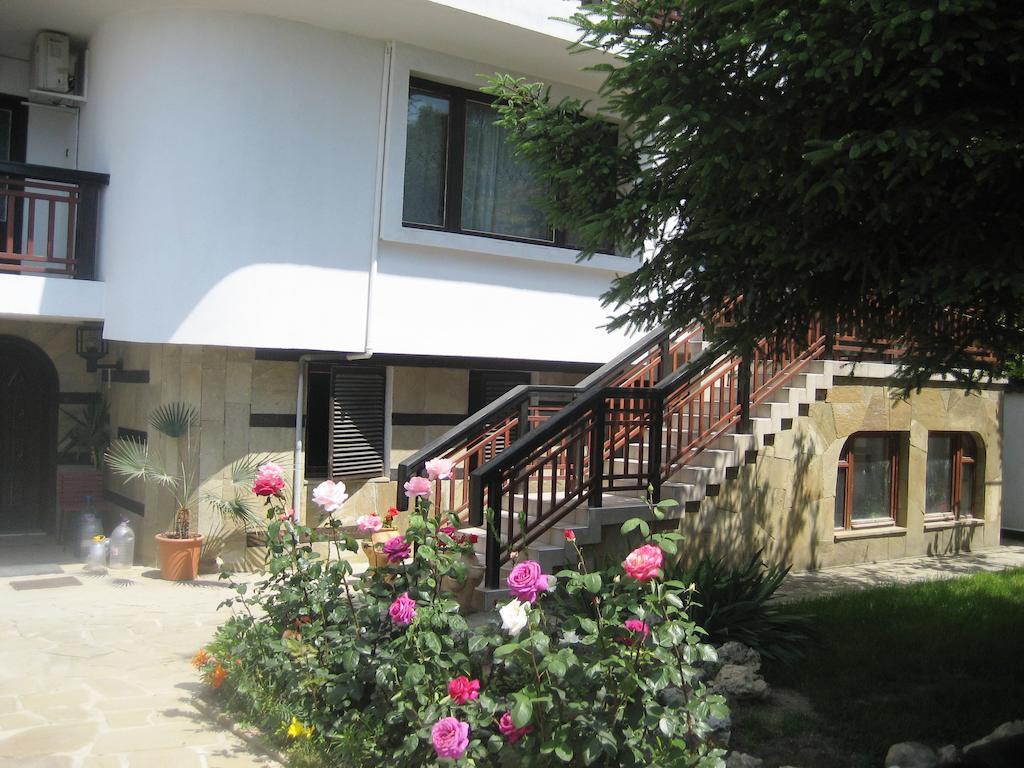 Guest House Yanina Varna Dış mekan fotoğraf