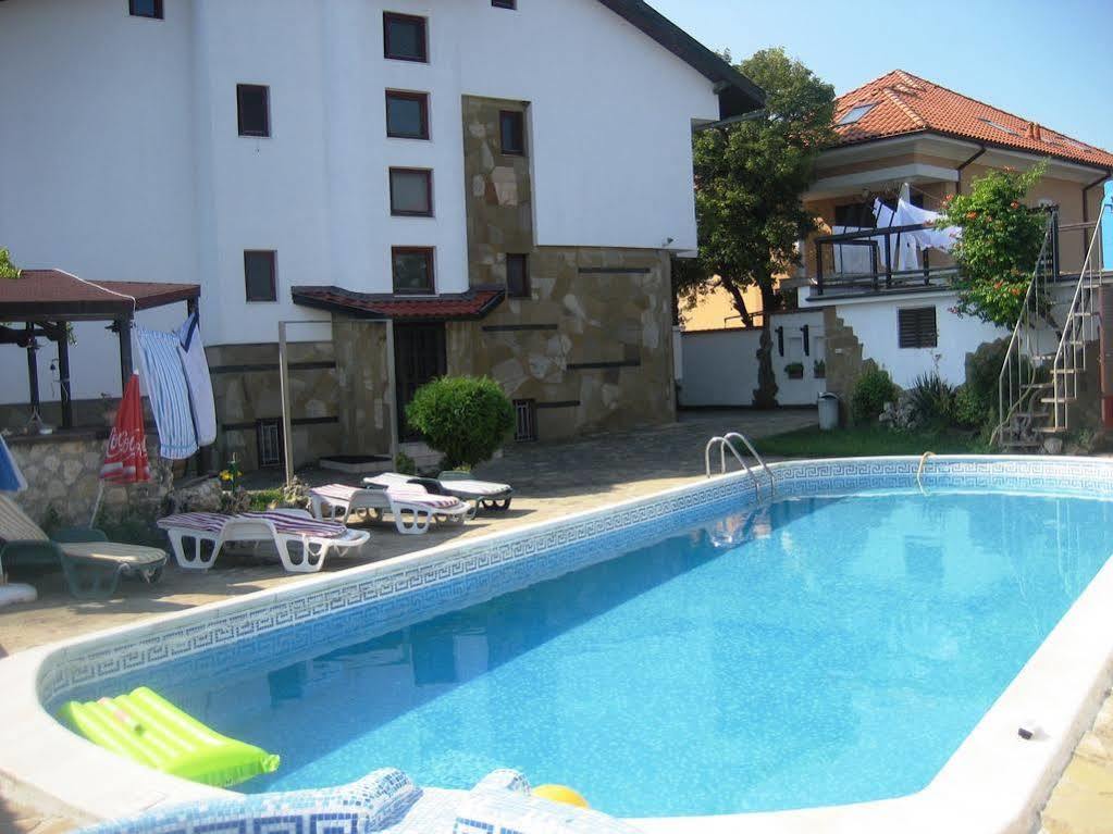 Guest House Yanina Varna Dış mekan fotoğraf